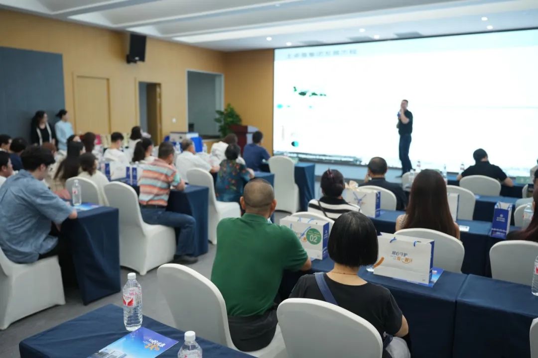 西南口腔与士卓曼品牌合作授牌!深度合作,守护种植健康